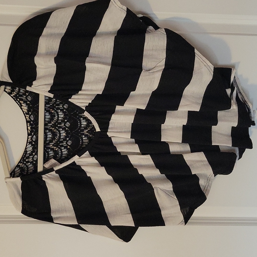 Wet seal lace back batwing striped shirt - Picture 2 of 4